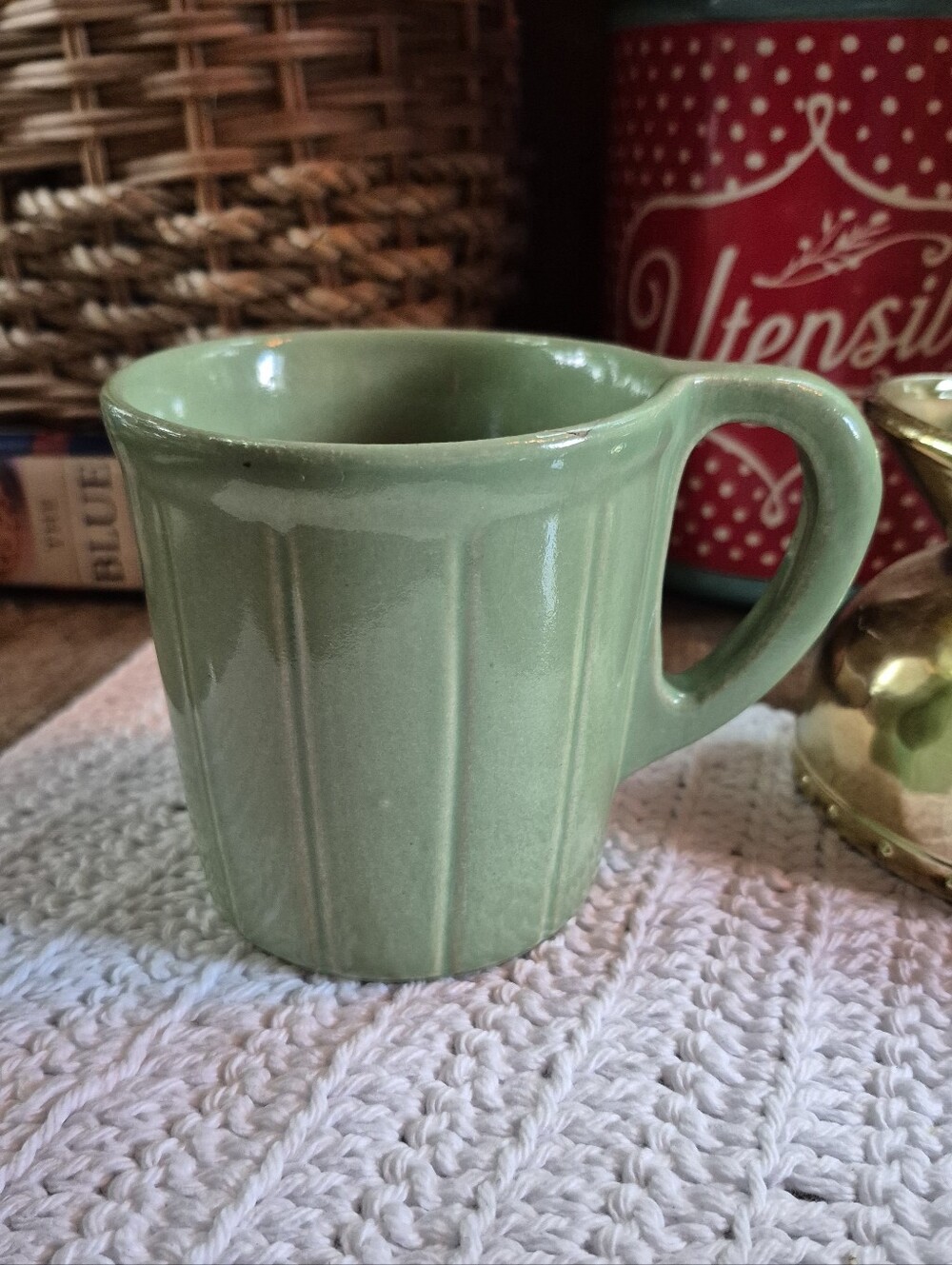 VINTAGE RRP Co. ROBINSON USA RANSBOTTOM POTTERY GREEN Roseville Ohio MUG